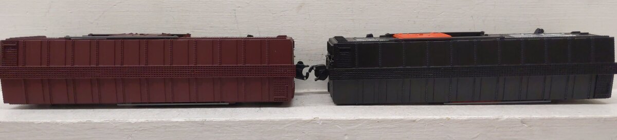 Lionel 6-29286 O Gauge Overstamped Conrail/Reading & PC/NH 2-Car Boxcar Set LN/Box