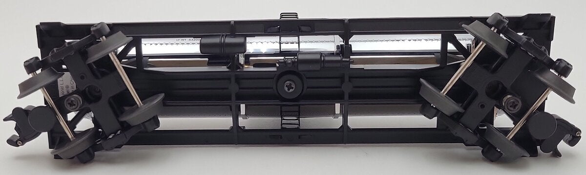 Lionel 6-26132 O Gauge Union Pacific Single Dome Chrome Tank Car #69015 EX/Box