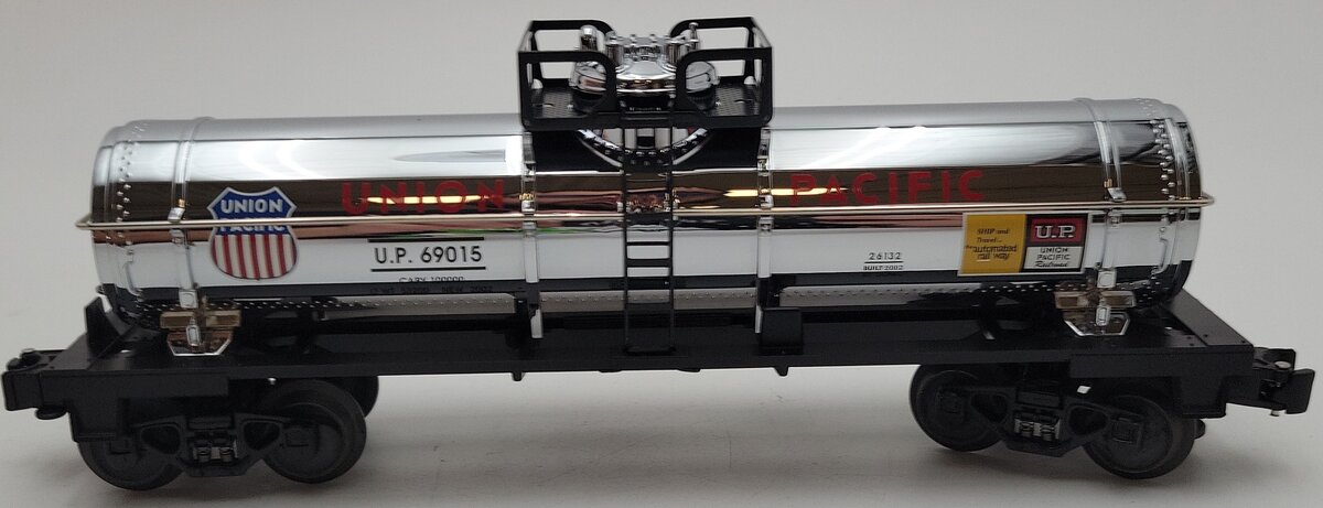 Lionel 6-26132 O Gauge Union Pacific Single Dome Chrome Tank Car #69015 EX/Box