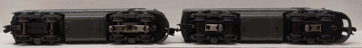 Lionel 6-18135 Lionel Century Club 2333 NYC F3 AA Diesel Set with Display Case EX/Box