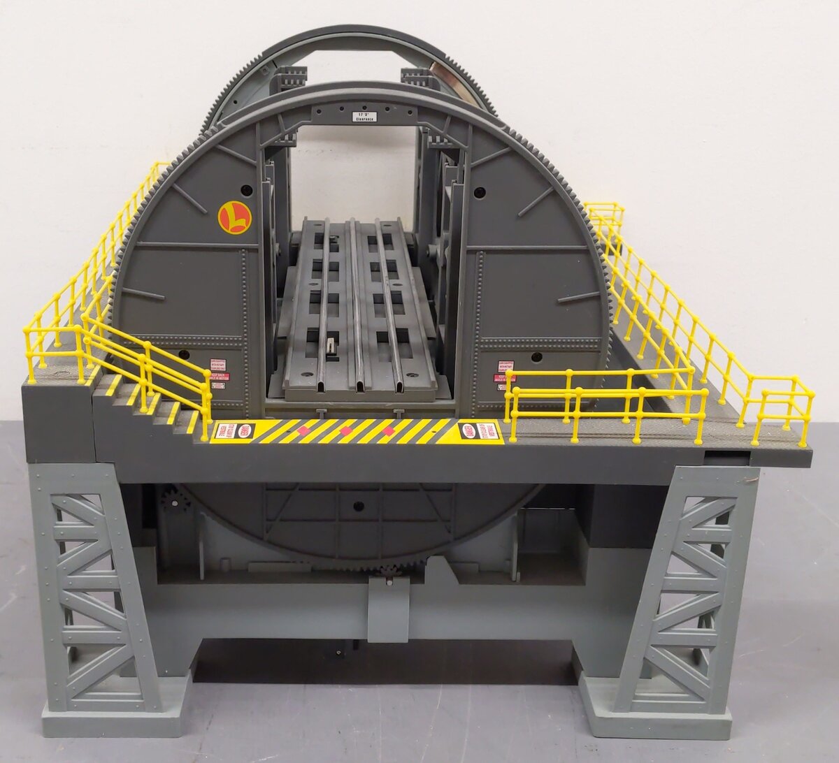 Lionel 6-32910 O Gauge Rotary Coal Dumper Tipple with Bathtub Gondola/Box