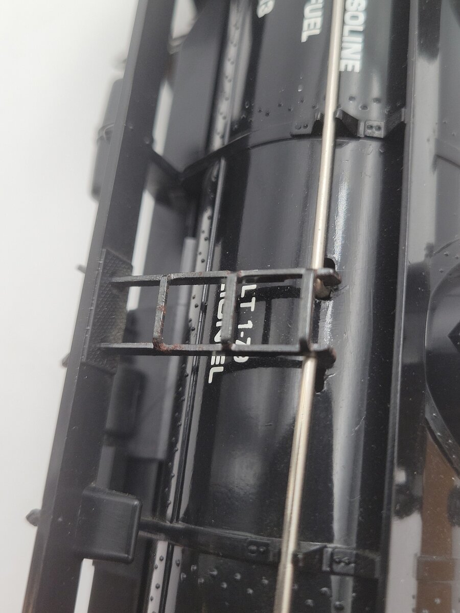 Lionel 6-9313 O Gauge Gulf Black Three-Dome Tank Car VG/Box
