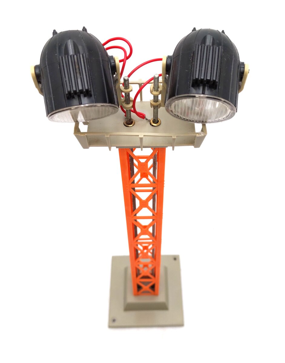 Lionel 6-12716 O Dual Searchlight Tower EX/Box