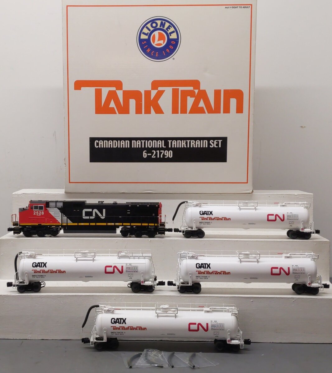 Lionel 6-21790 O Gauge Canadian National Dash-9 Diesel Tank Train Set LN/Box