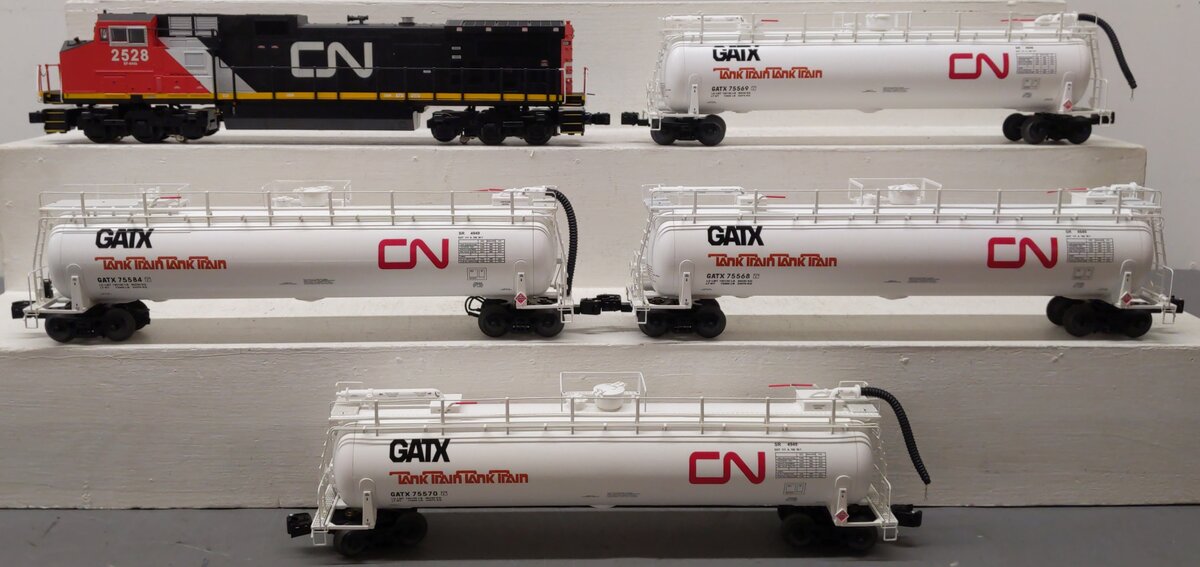Lionel 6-21790 O Gauge Canadian National Dash-9 Diesel Tank Train Set LN/Box