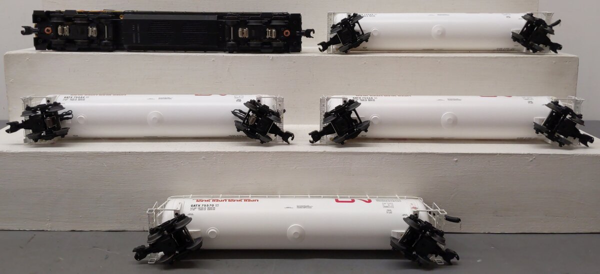 Lionel 6-21790 O Gauge Canadian National Dash-9 Diesel Tank Train Set LN/Box