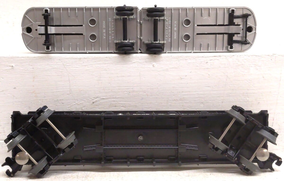Lionel 6-9285 O Gauge Illinois Central Gulf Flatcar w/Vans EX