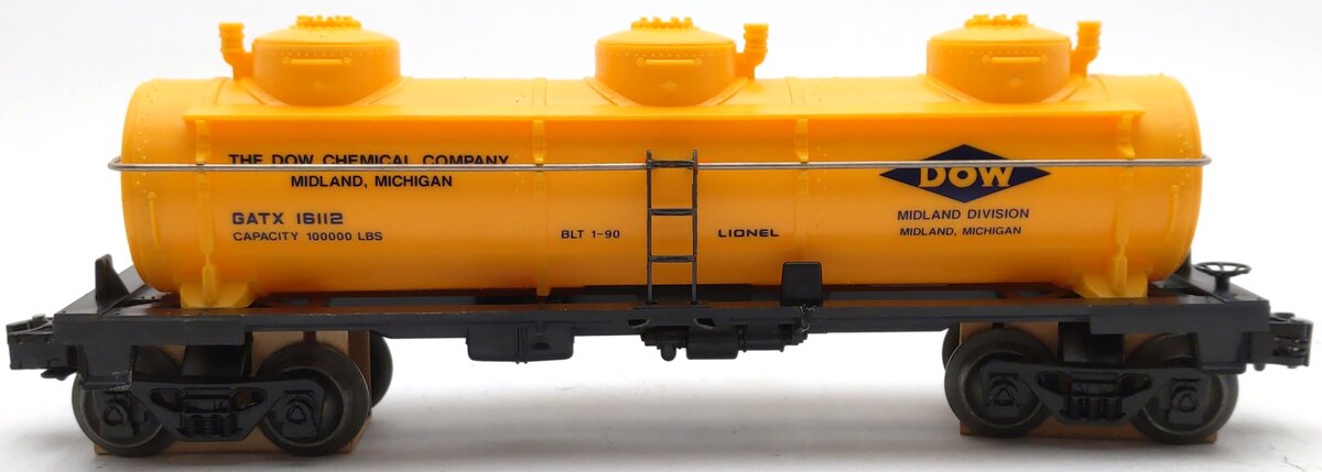 Lionel 6-16112 O Gauge Dow Chemical 3-Dome Tank Car LN/Box