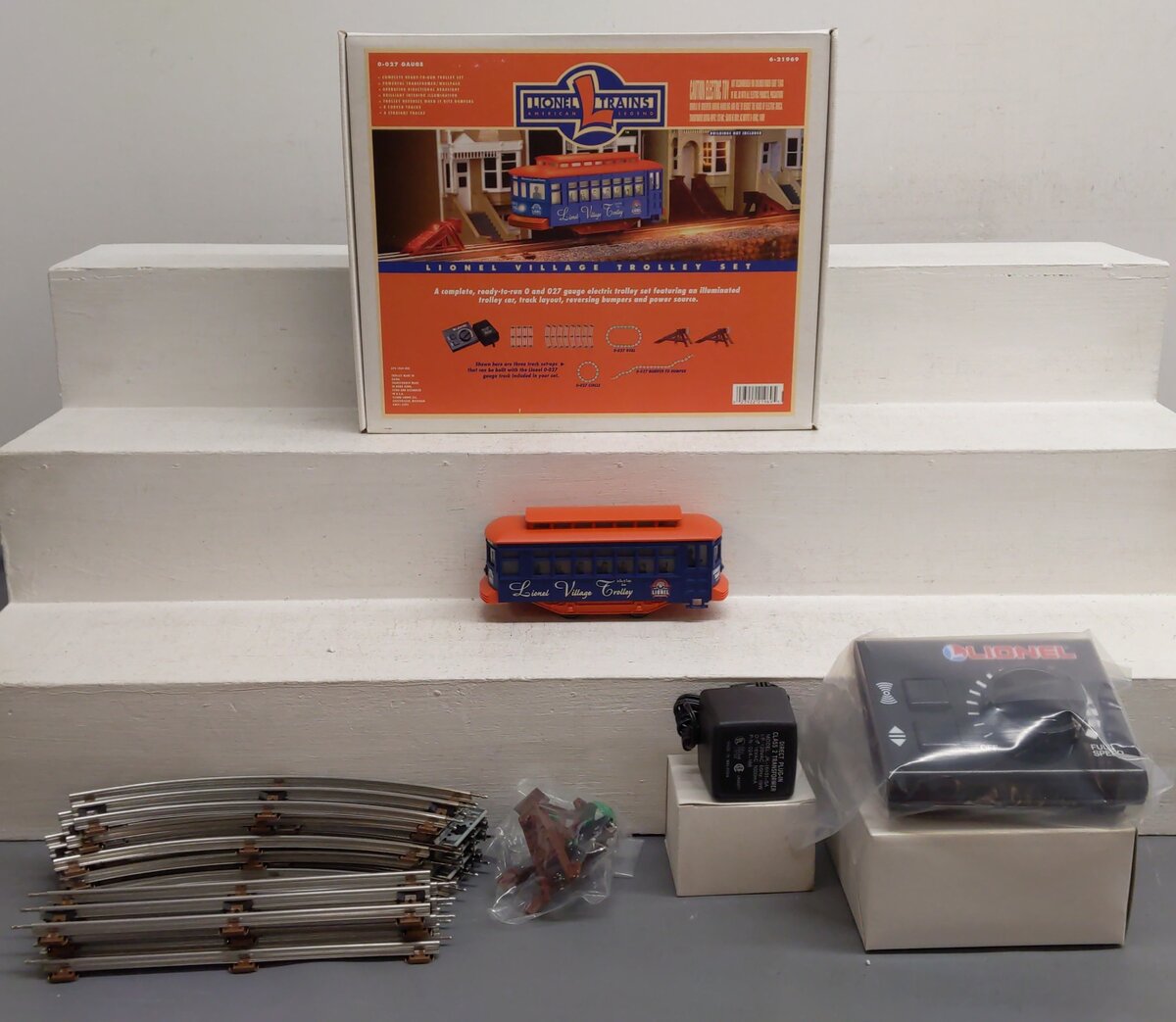 Lionel 6-21969 O Gauge Lionel Village Trolley Set LN/Box