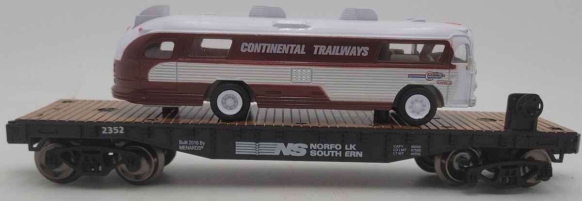 Menards 279-3377 O Gauge Norfolk Southern Flatcar w/ Continental Trailways Bus EX