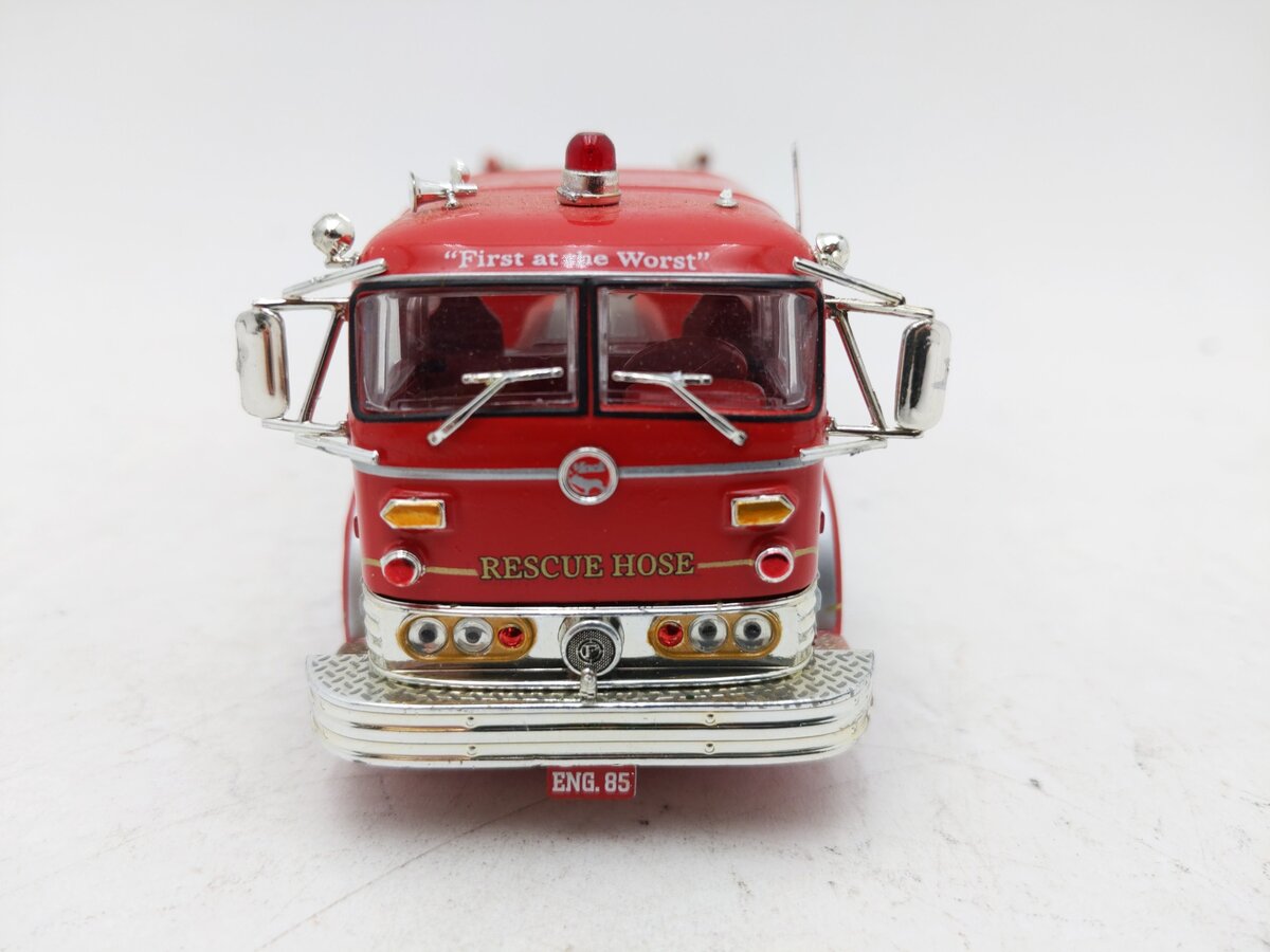 Corgi US53206 1:50 1960 Mack C Closed Cab Pumper Rescue Hose Co. 1 EX/Box