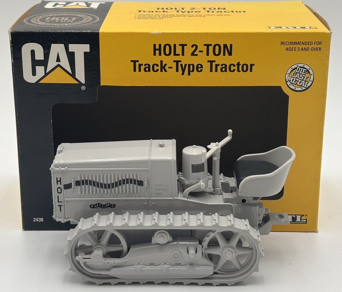 Ertl 2438 1:16 Caterpillar HOLT 2-Ton Track-Type Tractor LN/Box