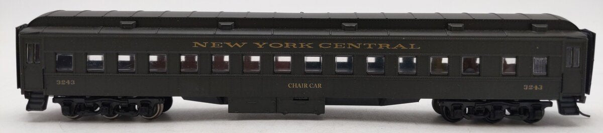 Athearn 1857 HO New York Central Standard Coach Car Kit #3243-Assembled EX/Box