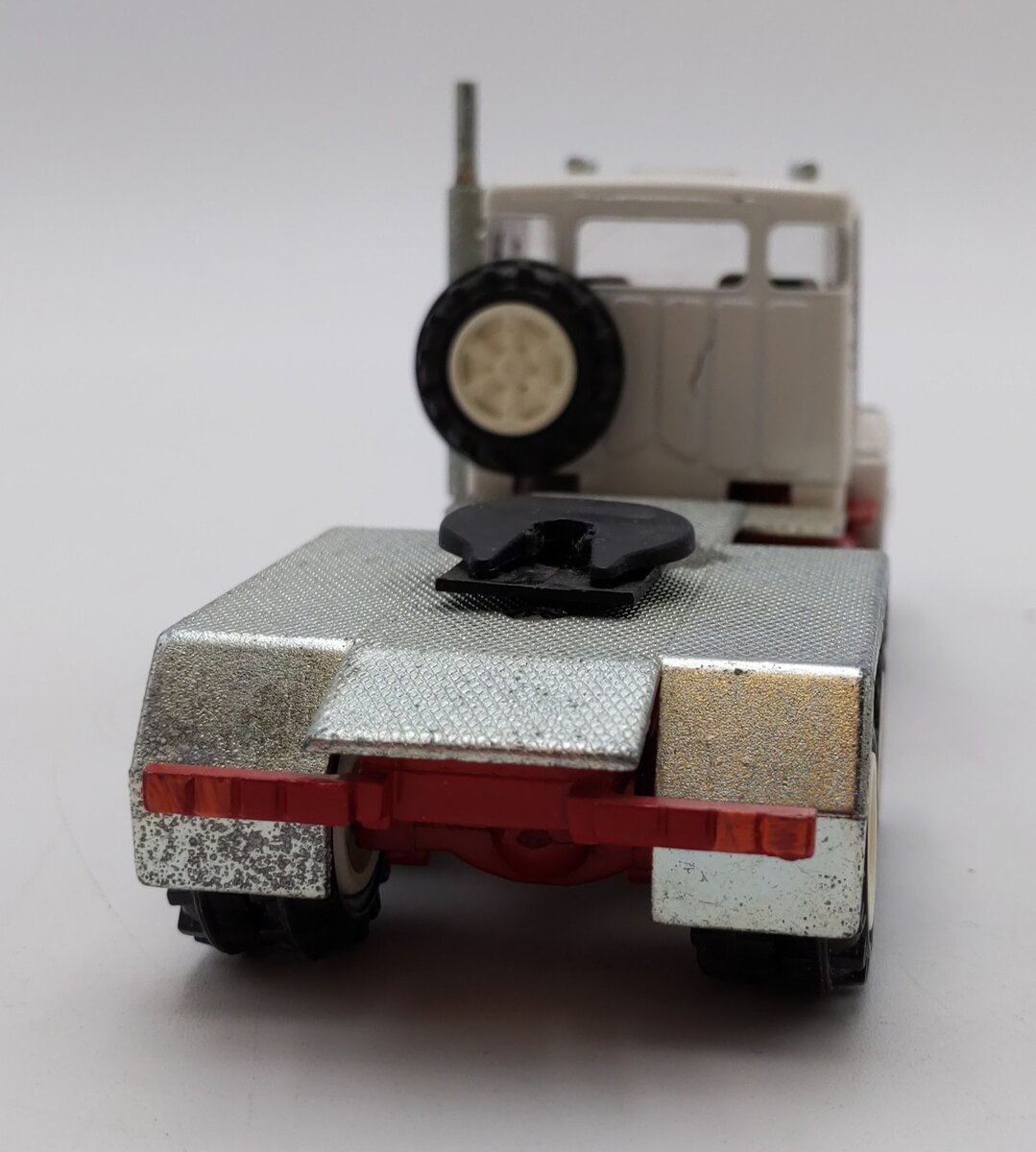 Conrad 1:50 Scale Volvo NL12 Diecast Tractor Unit VG/Box