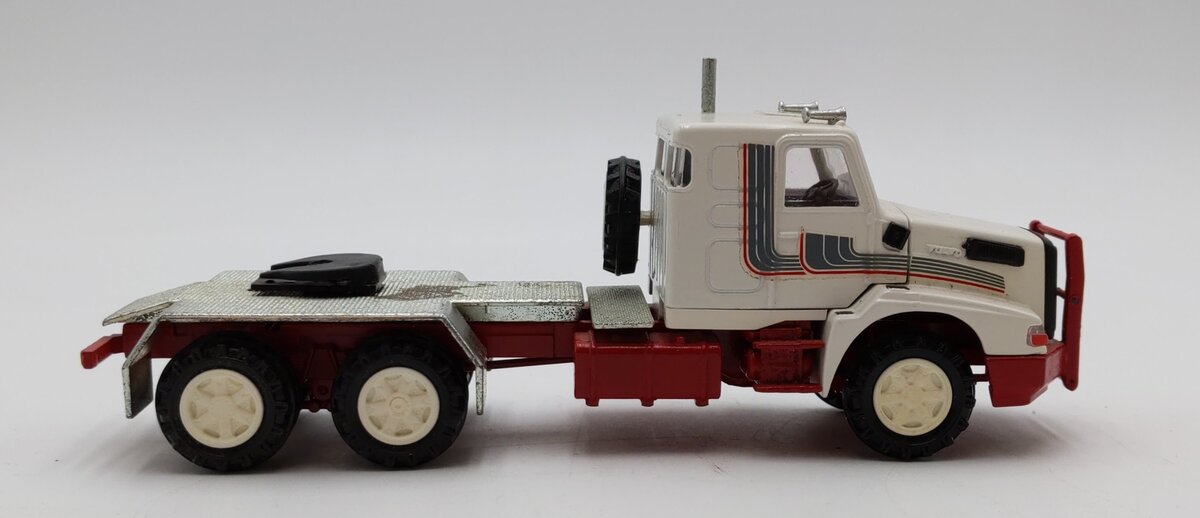 Conrad 1:50 Scale Volvo NL12 Diecast Tractor Unit VG/Box