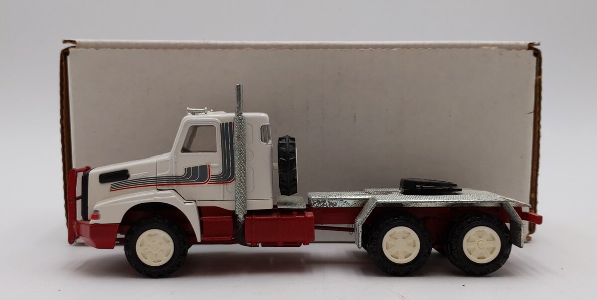 Conrad 1:50 Scale Volvo NL12 Diecast Tractor Unit VG/Box