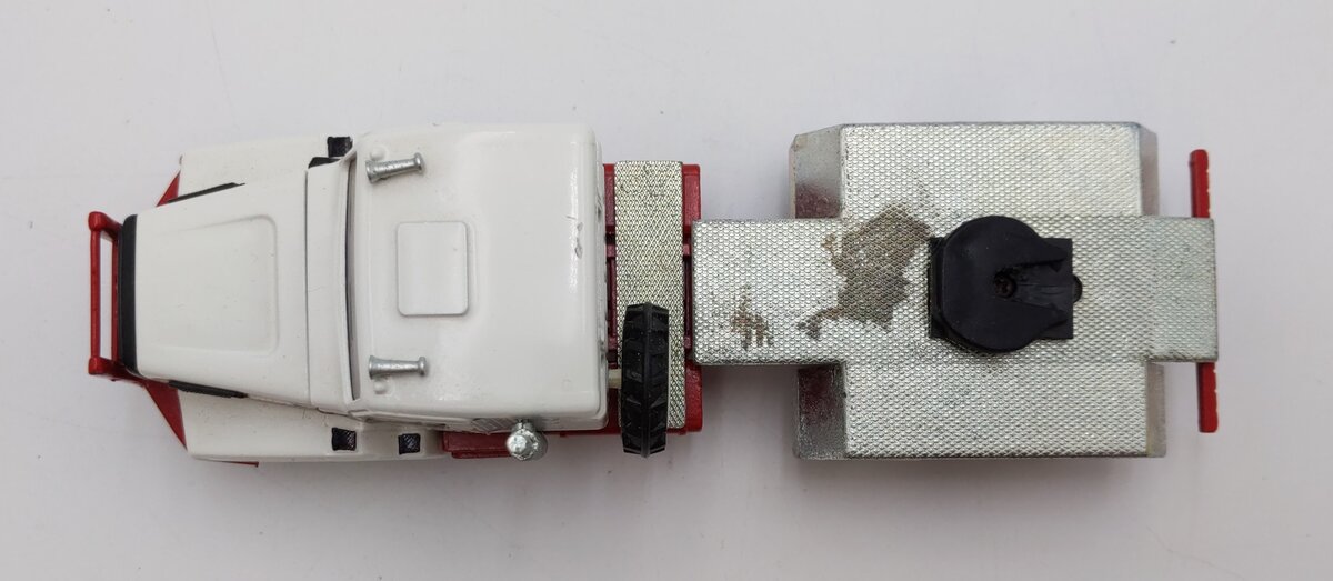 Conrad 1:50 Scale Volvo NL12 Diecast Tractor Unit VG/Box