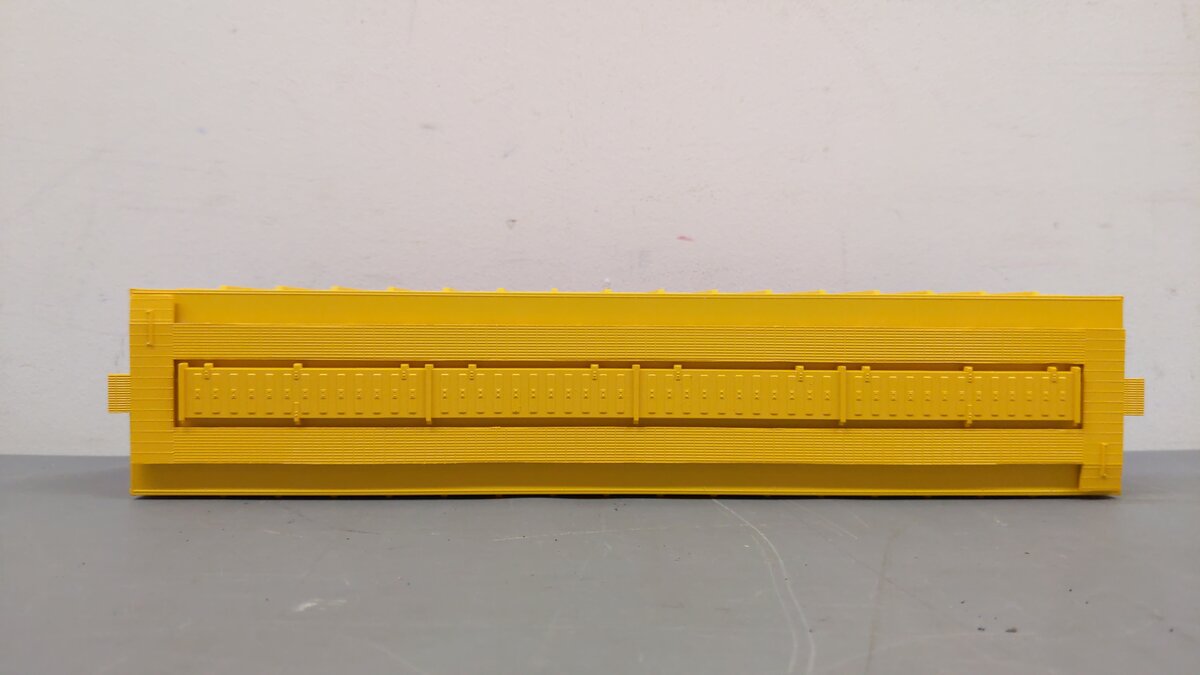 Lionel 2442129 O Illinois Terminal PS-2CD Covered Hopper #2104
