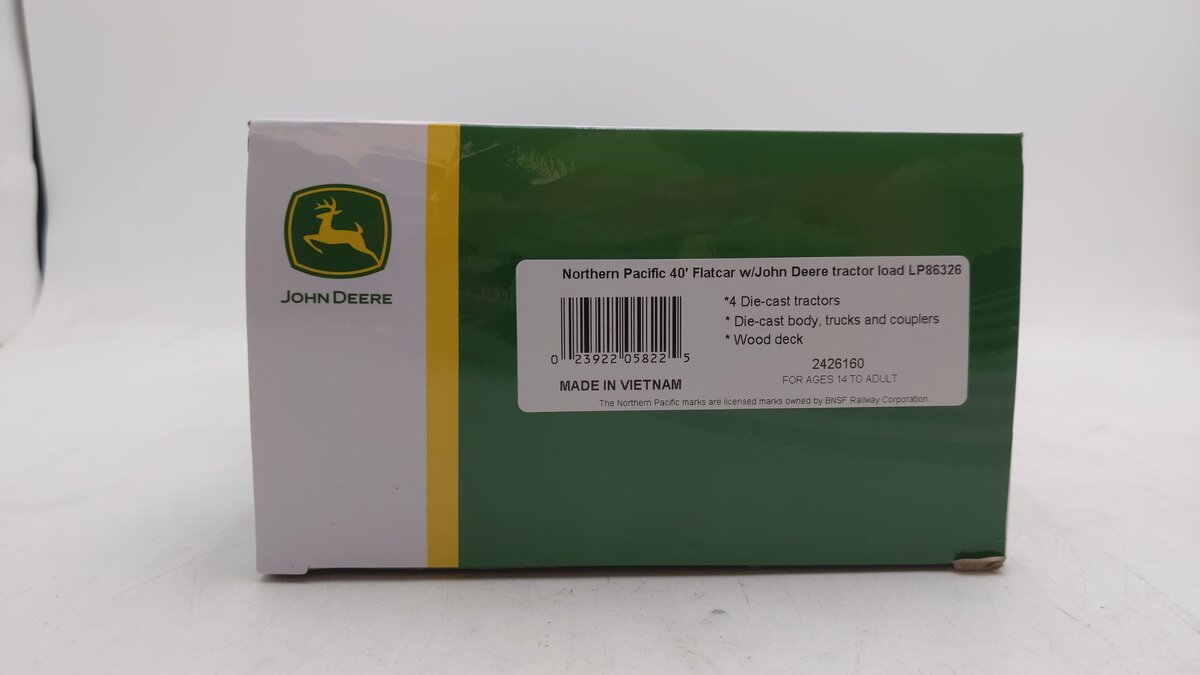 Lionel 2426160 O Northern Pacific 40' Flatcar with John Deere Tractor Load LN/Box