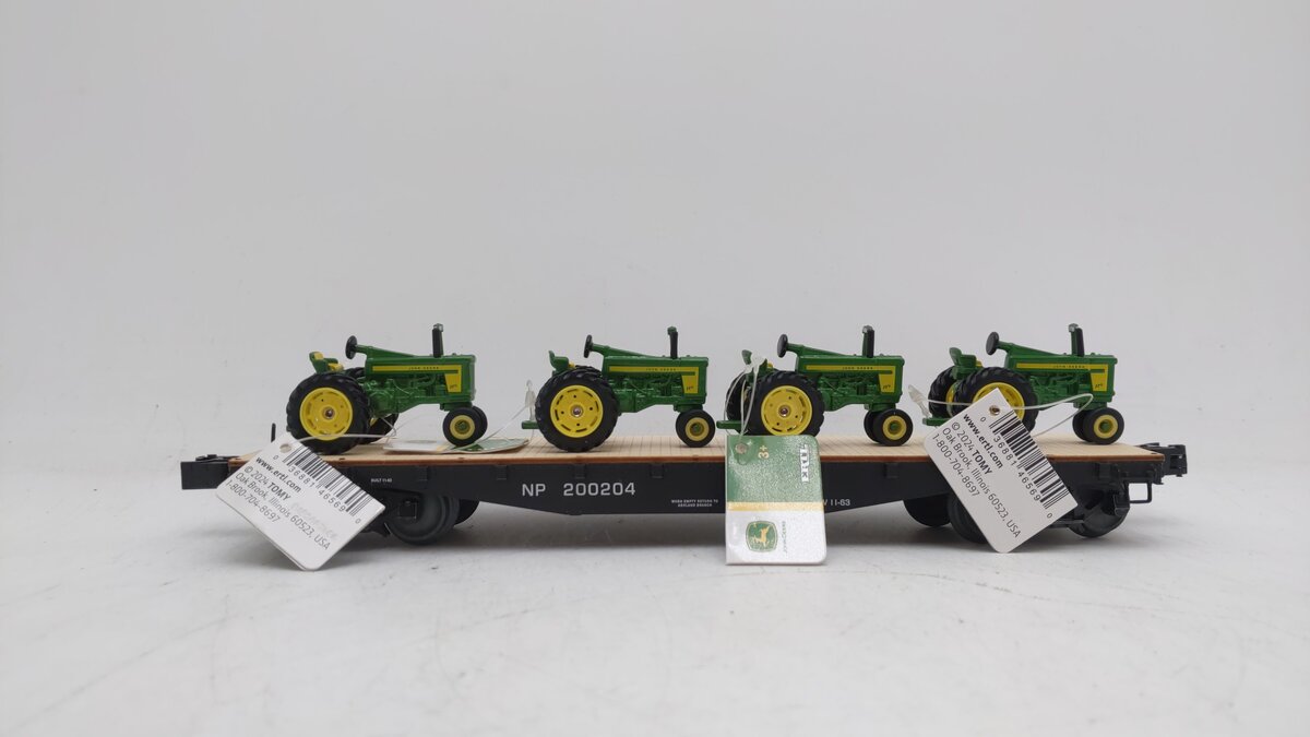 Lionel 2426160 O Northern Pacific 40' Flatcar with John Deere Tractor Load LN/Box