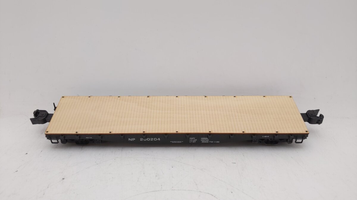 Lionel 2426160 O Northern Pacific 40' Flatcar with John Deere Tractor Load LN/Box