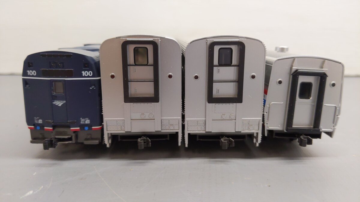 Kato 30-3002 HO Amtrak Midnight Blue P42 Starter Set #100 LN/Box