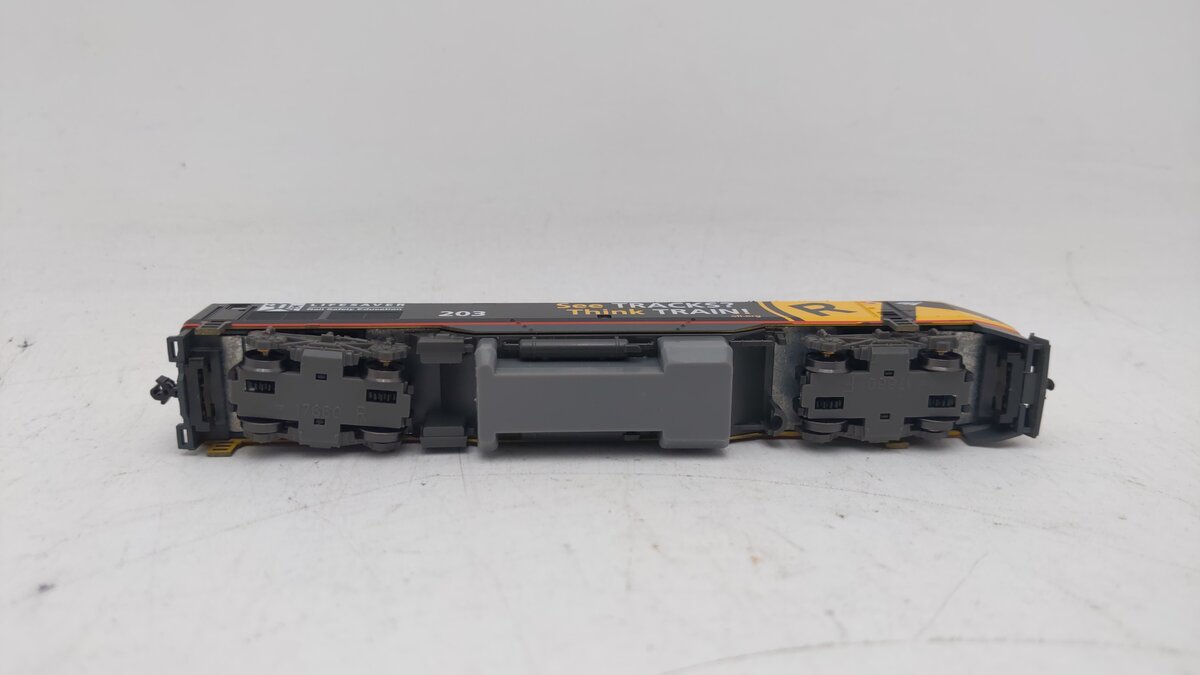 Kato 176-6039 N Amtrak Operation Lifesaver P42 Diesel Locomotive #203 LN/Box