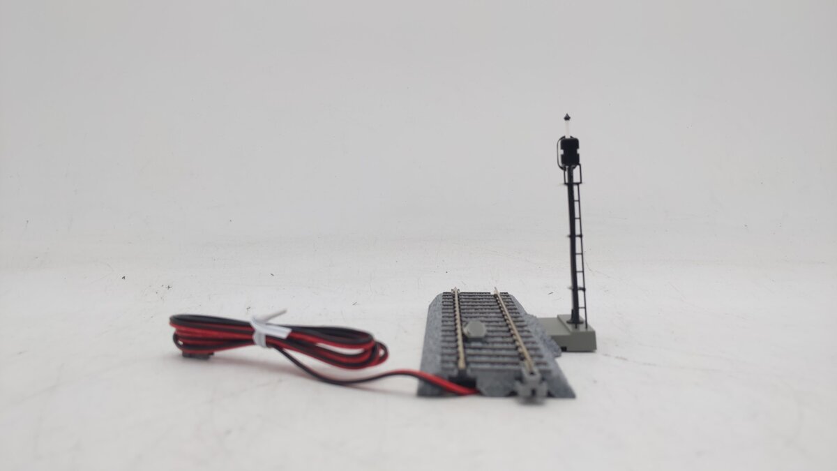 Kato 2-601 HO Scale 4-7/8" Automatic Three-Color Block Signal UniTrack LN/Box