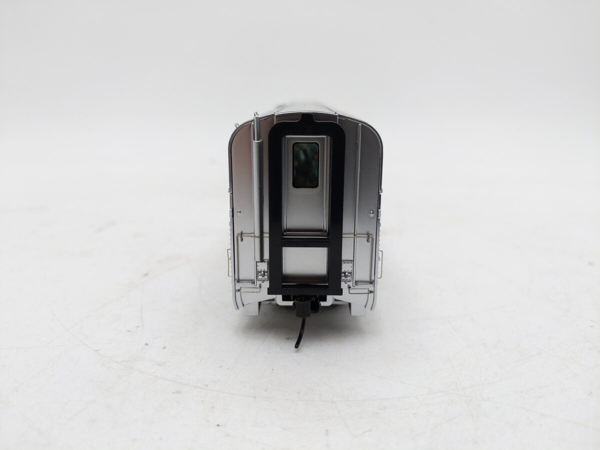 Walthers 920-9663 HO Santa Fe Deluxe Edition 2 85' Hi-Level Diner Car #655 EX/Box