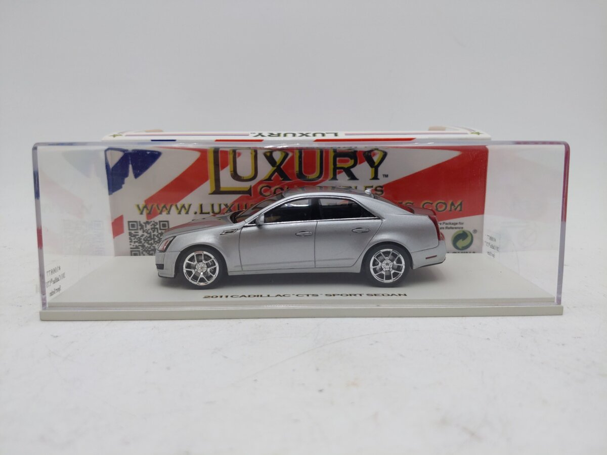 Luxury 1:43 2011 Cadillac CTS Sport Sedan LN/Box