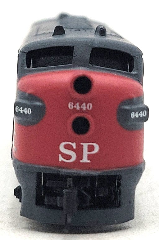 MicroTrains 98001170 Z Southern Pacific EMD F7A Diesel Locomotive #6440 LN/Box