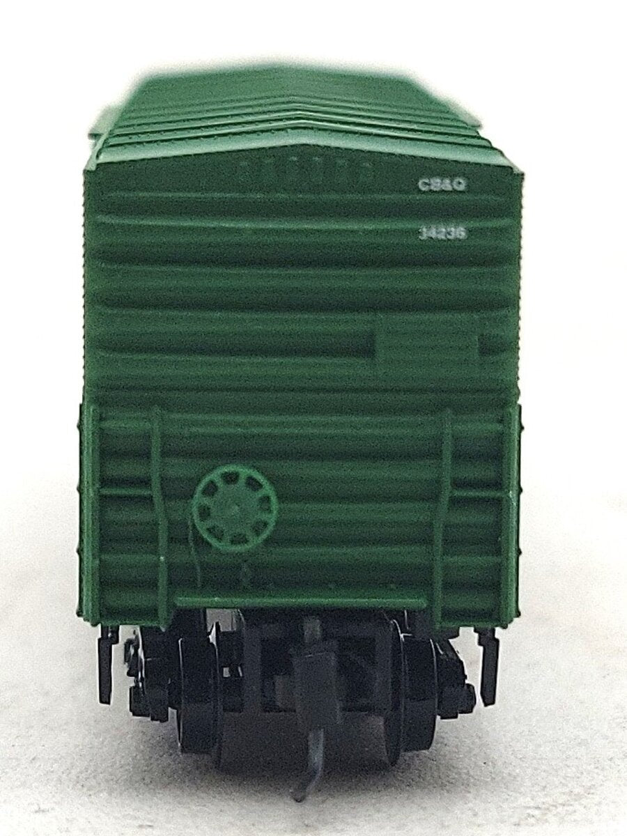 Micro-Trains 50300061 Z CB&Q 40' Standard Boxcar #34236