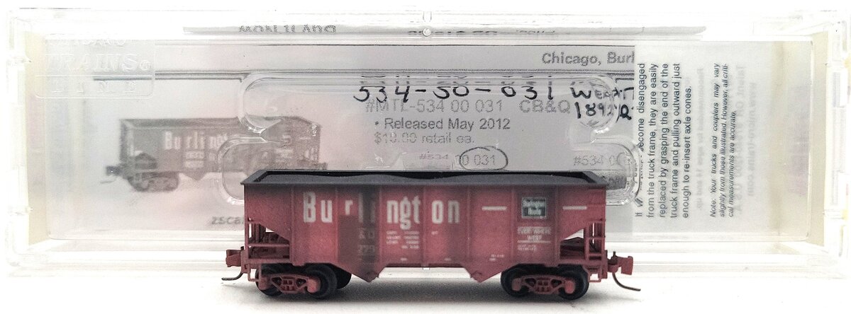 Micro-Trains 53450030 Z Scale Weathered CBQ 33' Twin Bay Hopper w/ Load #189275 LN/Box