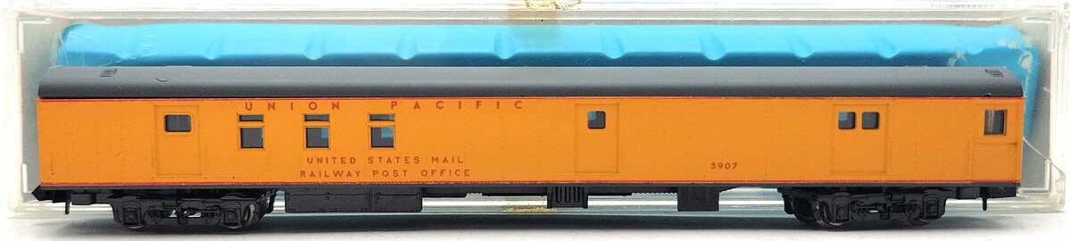 Atlas 2632 N Scale Union Pacific 85' Illuminated Baggage Passenger Car #5907 LN/Box