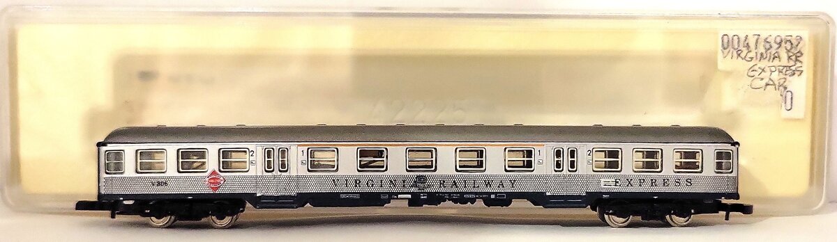 Marklin 8717 Z Scale Custom Commuter Passenger Car/Box
