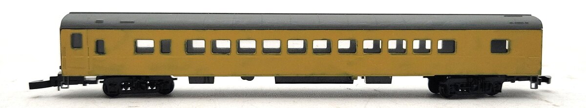 Micro-Trains 55200010 Z Scale Union Pacific Smoothside Coach Car/Box