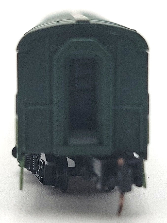 MicroTrains 55200120 Z Northern Pacific Smooth-Side Coach - Ready to Run LN/Box