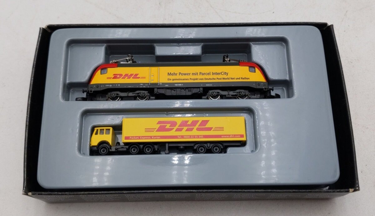 Marklin 88583 Z Scale DHL Electric Locomotive & Truck LN/Box