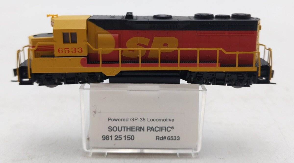 Micro Trains 98125150 N Scale Southern Pacific GP35 Diesel Locomotive #6533 LN/Box