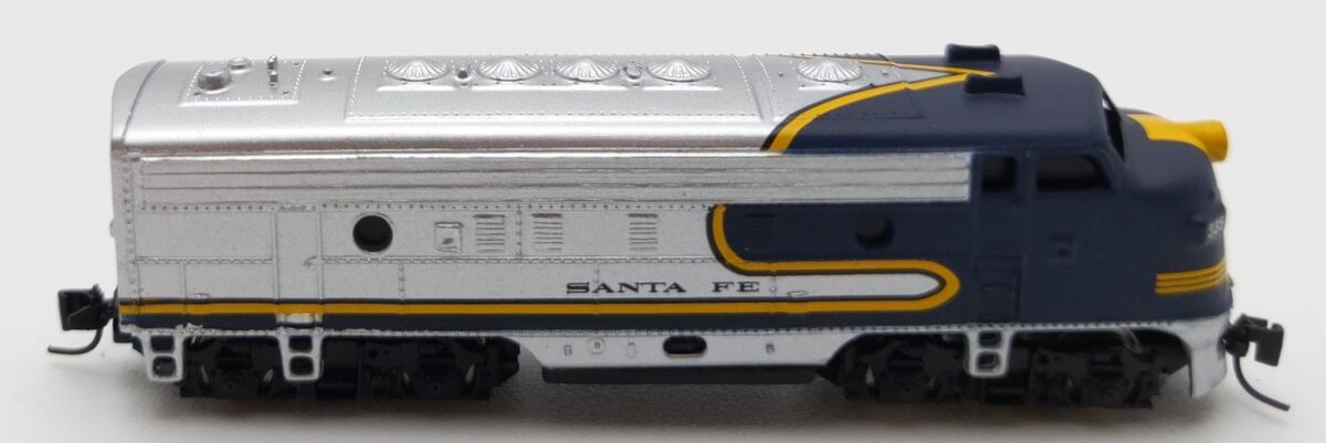 Micro-Trains 14010-2 Z Scale Atchison Topeka Santa Fe F-7 A Powered Unit #335 EX/Box