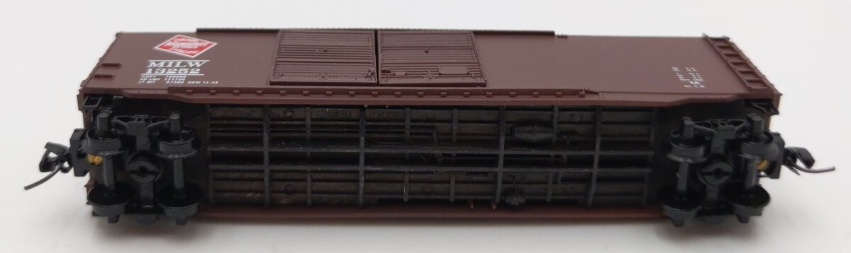 Micro-Trains 13721-2 Z MILW 50' Standard Double-Door Boxcar #13252 LN/Box