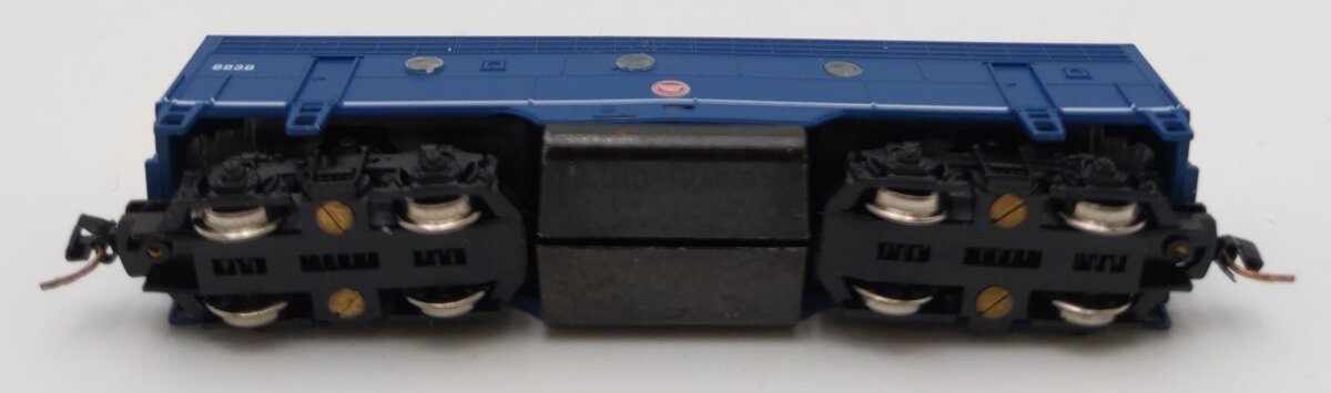 Micro-Trains 98002260 Z MP F7 Powered B-Unit Diesel Locomotive #883B LN/Box