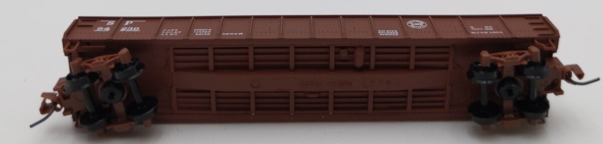 MicroTrains 52300030 Z Southern Pacific 50' Straight Side Gondola w/Scrap Load LN/Box