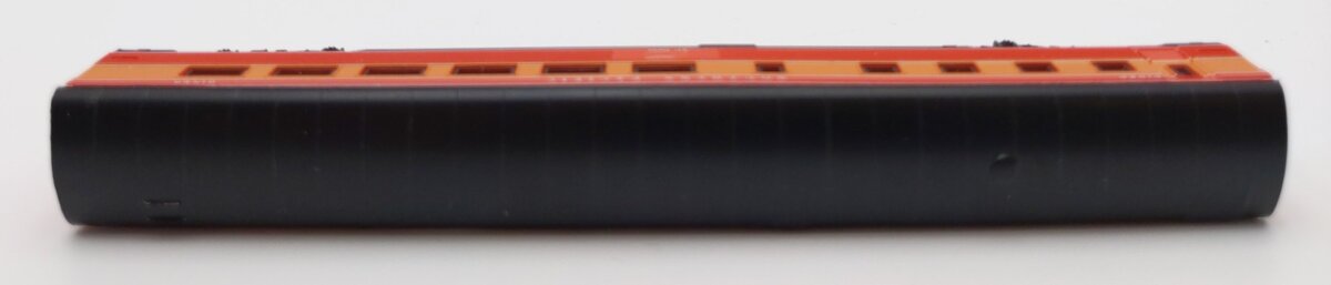 Marklin 8785 Z Scale Southern Pacific Daylight Passenger Car #10200 LN