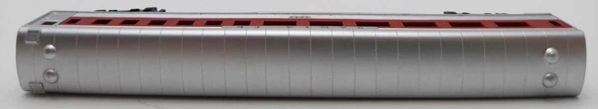 Model Power 3032 N Scale Santa Fe 75' Stearmline Coach Passenger Car LN/Box