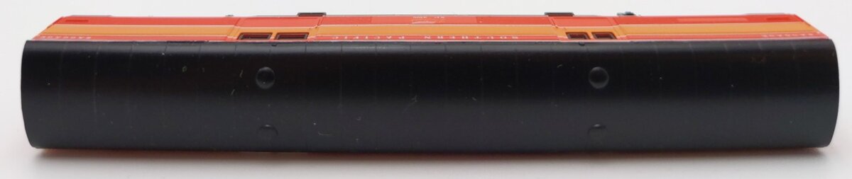 Marklin 8788 Z Scale Southern Pacific Daylight Baggage Car LN/Box