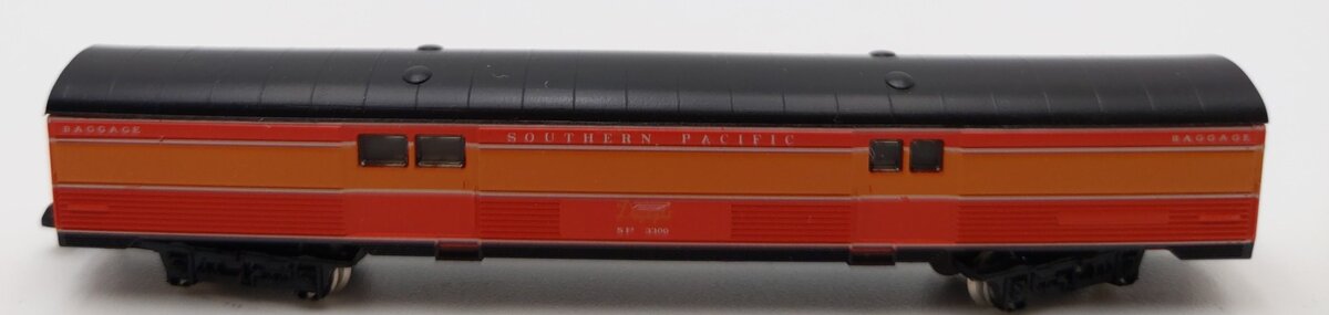 Marklin 8788 Z Scale Southern Pacific Daylight Baggage Car LN/Box