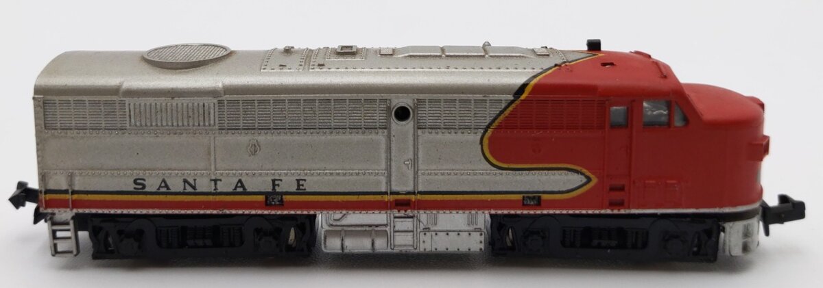 Life Like 7785 N Santa Fe Powered FA-1 Diesel Locomotive #200 VG/Box
