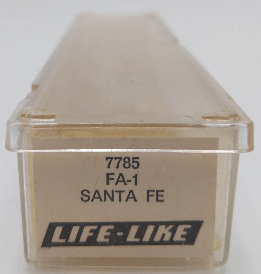 Life Like 7785 N Santa Fe Powered FA-1 Diesel Locomotive #200 VG/Box