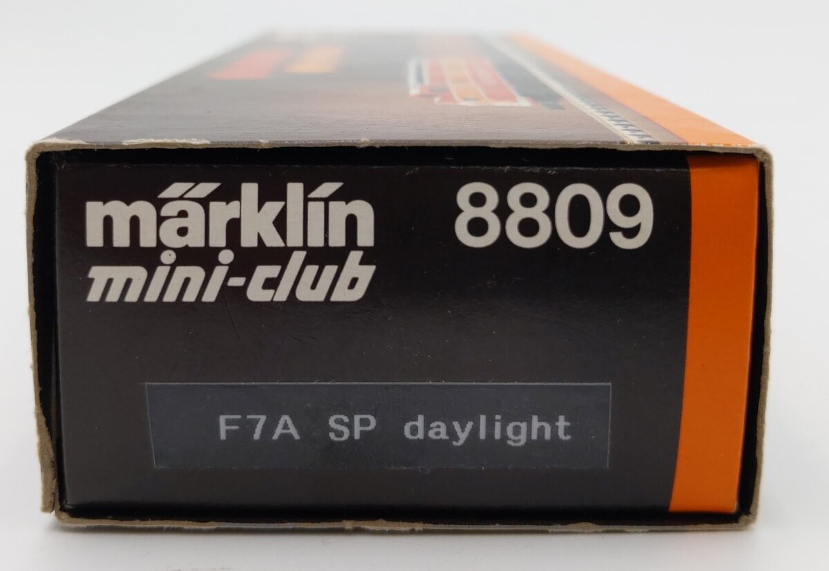 Marklin 8809 Z Scale Southern Pacific Daylight F7A Diesel Locomotive #6446 EX/Box